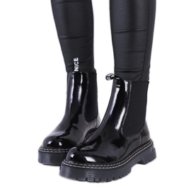 Fekete lakkozott Chelsea csizma a Vido-tól