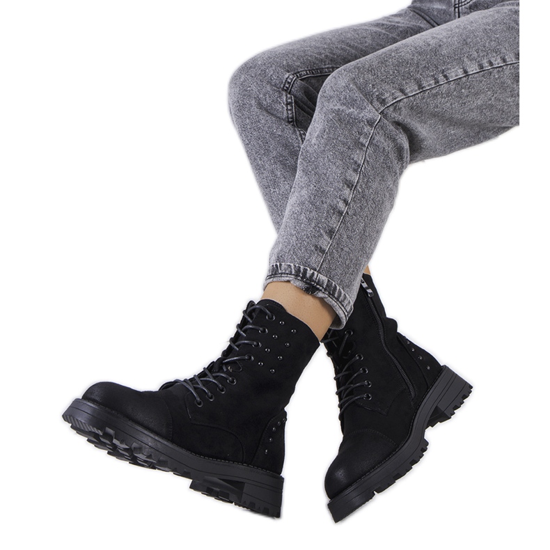 Fekete öko-velúr csizma a Polperro cégtől