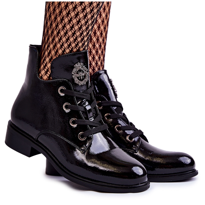 S.Barski Lakkozott fekete meleg fűzős csizma Enrica