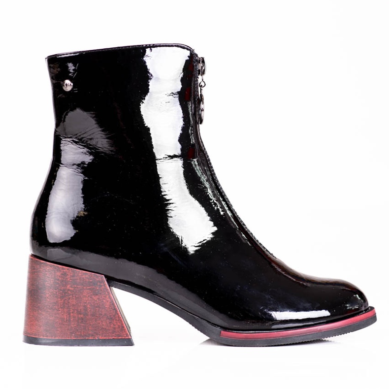 Patent női csizma stílusos Vinceza sarokkal fekete