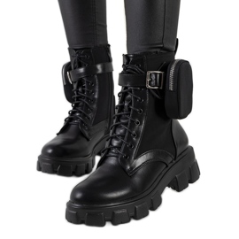 Adamson fekete csizma tasakkal