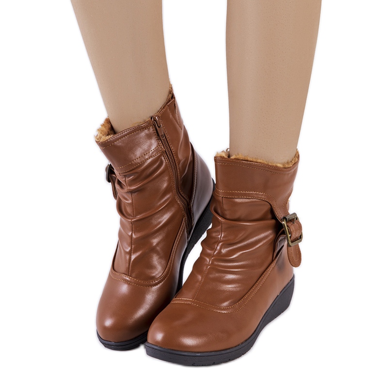 PA1 Barna ék alakú bokacsizma Slater csattal