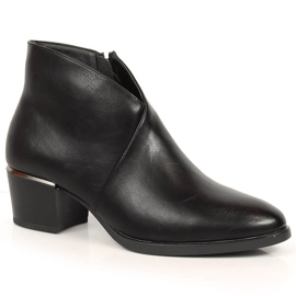 Szigetelt női bézs csizma Vinceza JAN151A fekete