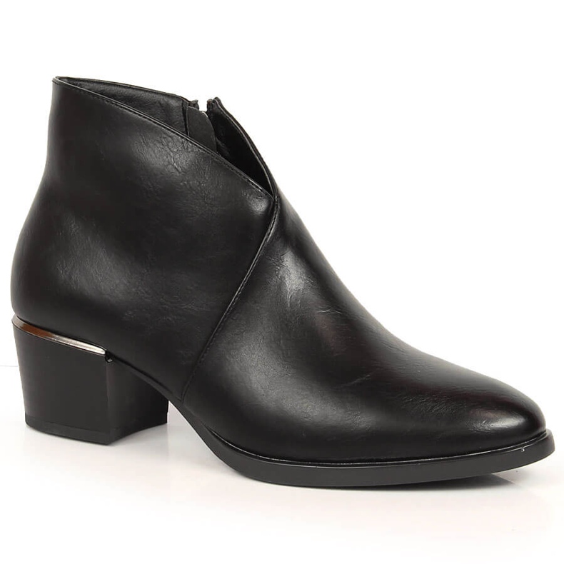 Szigetelt női bézs csizma Vinceza JAN151A fekete