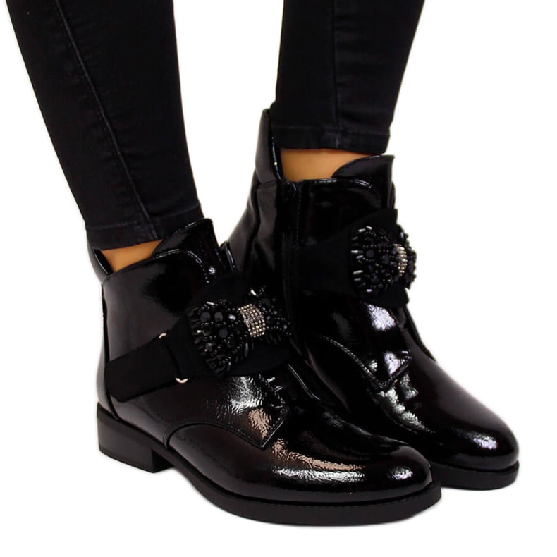 S.Barski S. Barski fekete masnival lakkozott női csizma