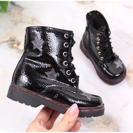 Lánycsizma, lakkozott hőszigetelt Kornecki 6216 fekete