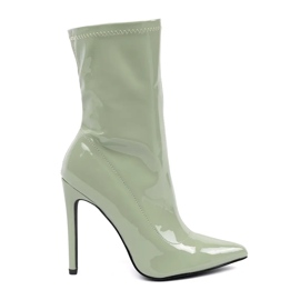 Női magas sarkú bokacsizma zöld lakkbőrből Női magas sarkú bokacsizma zöld lakkbőrből