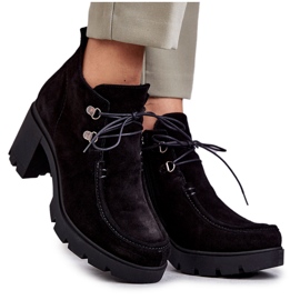 Női velúr csizma megkötve, fekete Marianne