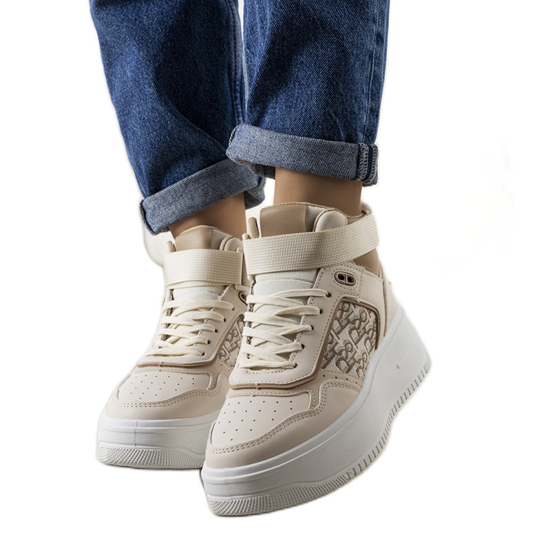 Bézs bokáig érő tornacipő az Adolistól