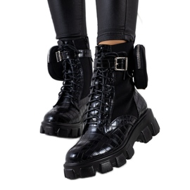 BM Adamson fekete csizma tasakkal