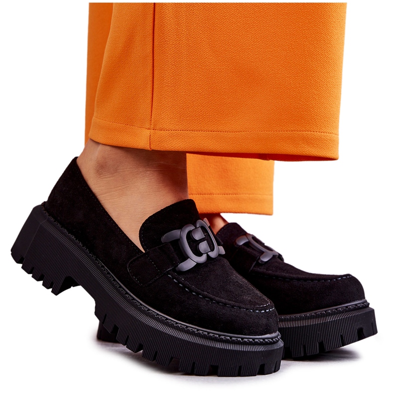 Női velúr cipő fekete díszítéssel