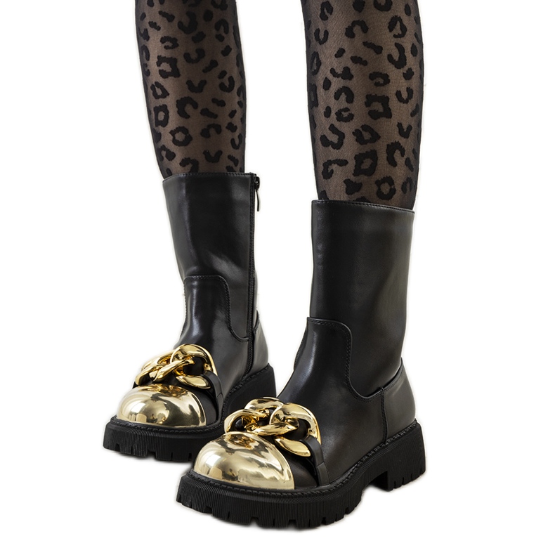 Fekete csizma Morro lánccal