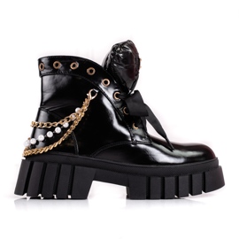 Lakkozott női csizma Shelovet díszítéssel fekete