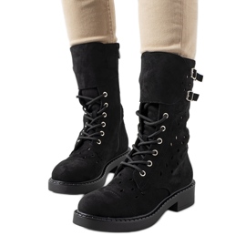 Fekete áttört Barkly csizma