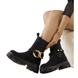 Fekete csizma magas Mellem talpon