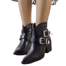 Fekete cowboy csizma