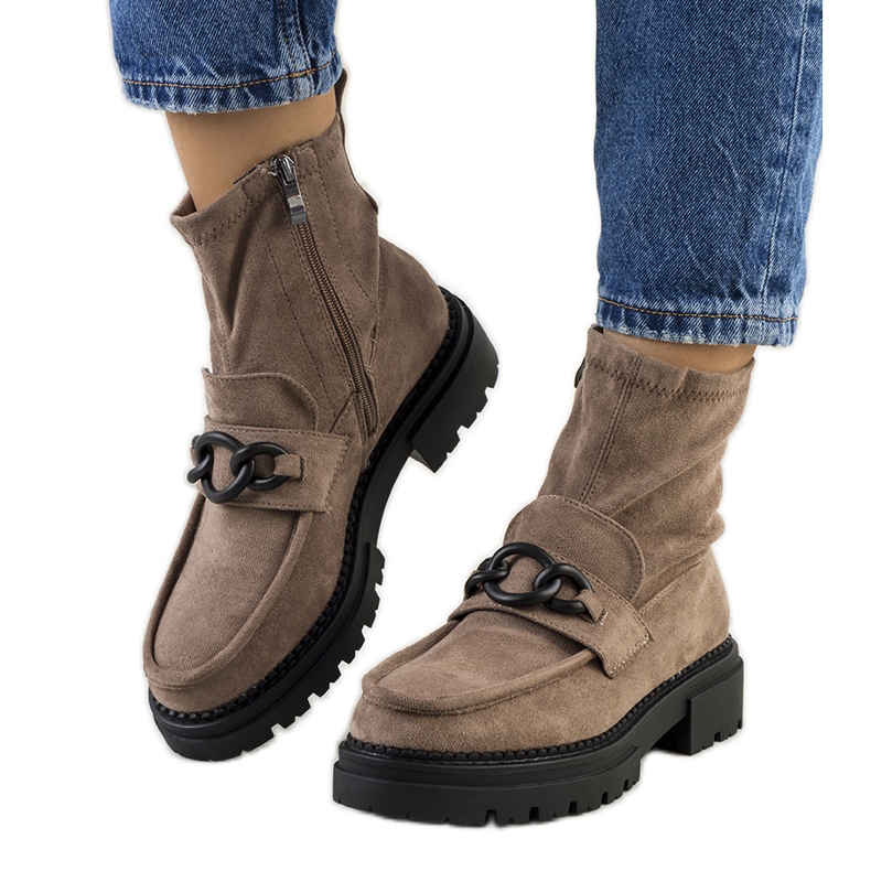 Barna csizmák bézs