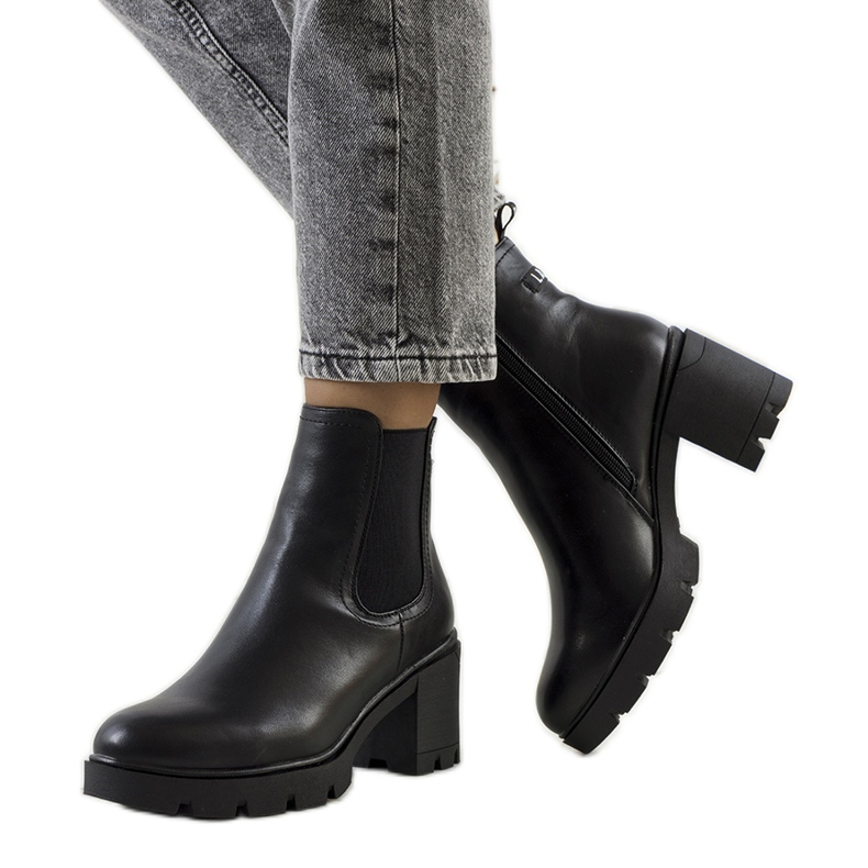 PA1 Fekete magas sarkú csizma Selima márka