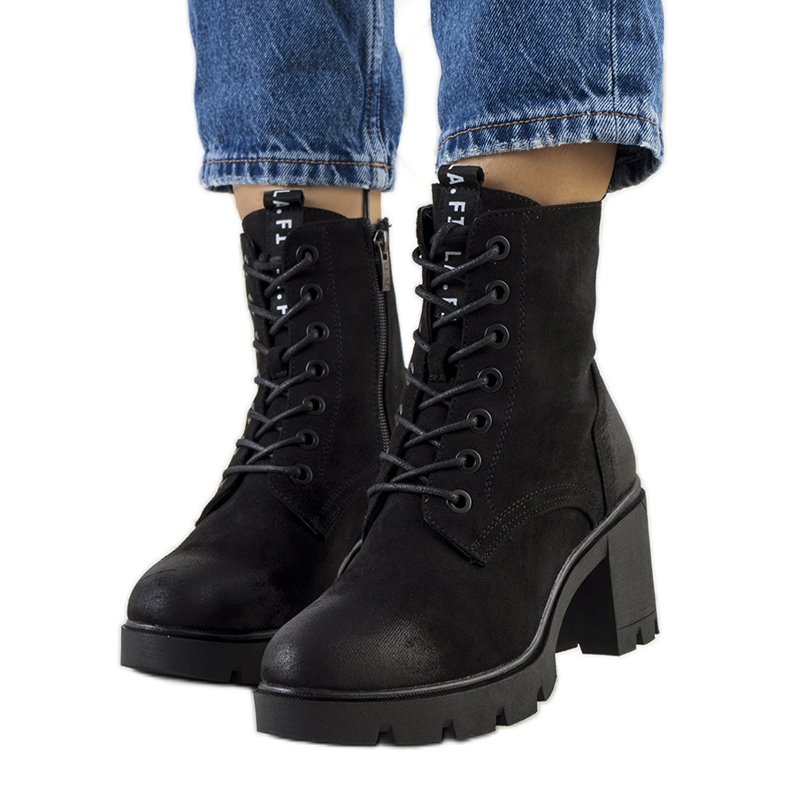 PA1 Fekete velúr magas sarkú csizma a Chichig márkától