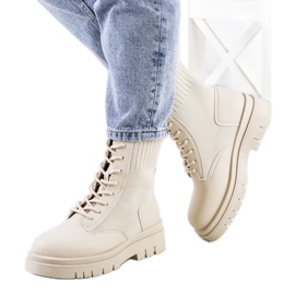 Bézs Lennon csapdázók Bézs Lennon csapdázók