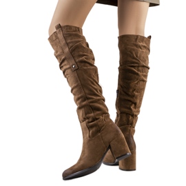 Barna velúr magas sarkú csizma a Neve márkától