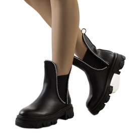 BM Fermo fekete bakancs traktortalpon