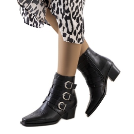 Fekete cowboy csizma a Montalvo márkától