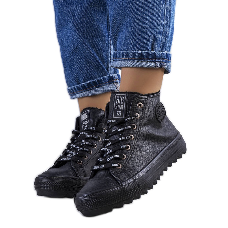 Fekete szigetelt tornacipő Big Star EE274110