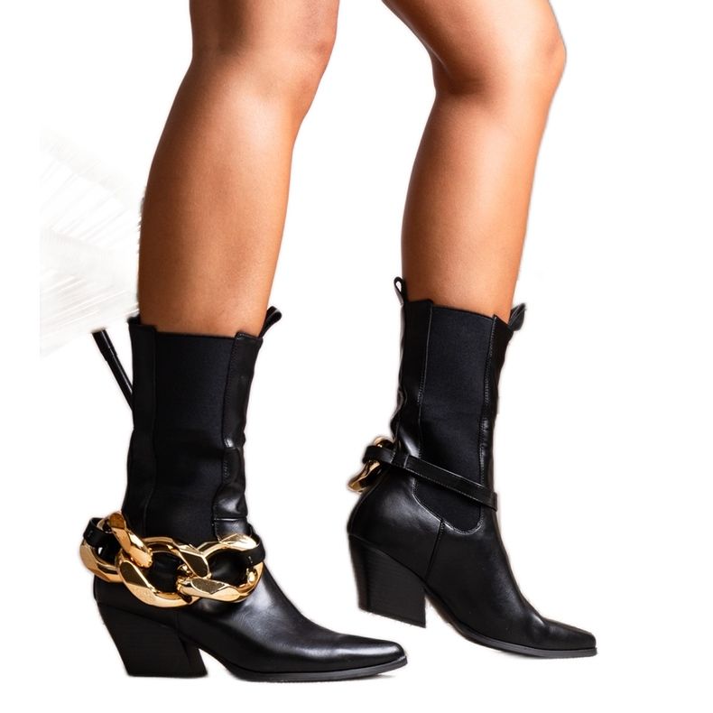 Fekete cowboy csizma láncokkal a Nash márkától