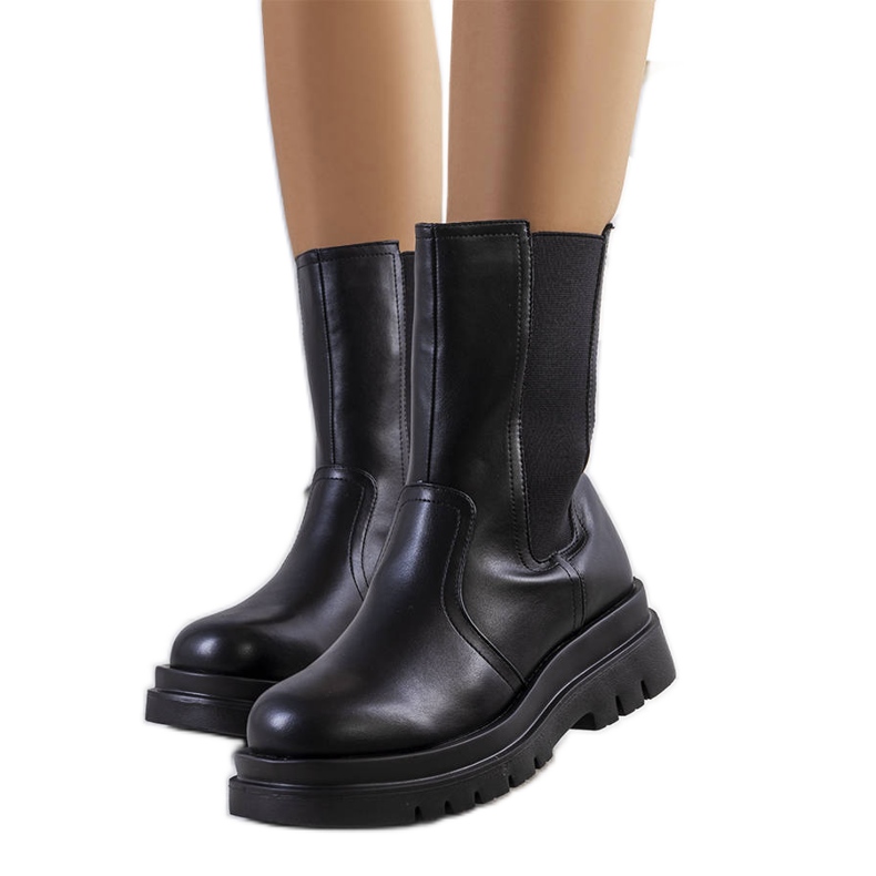 Fekete női csizma az Ardenza márkától