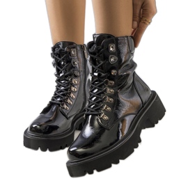 PA1 Fekete csizma az Iglesi traktortalpon