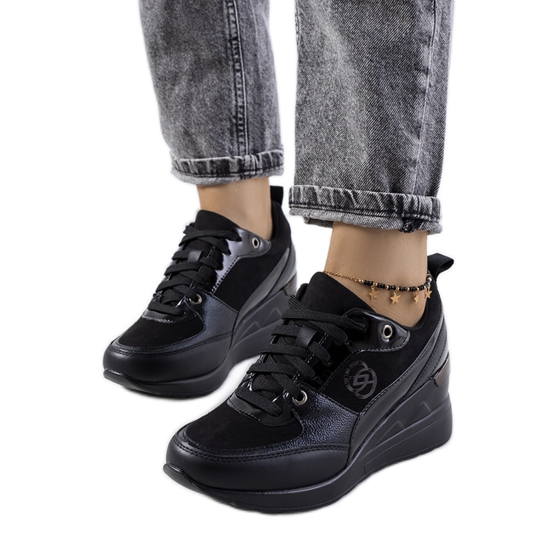 PA1 Fekete tornacipő a Didianától