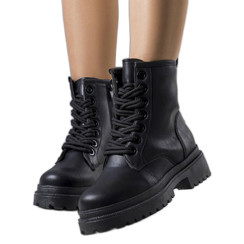 Evento Fekete szigetelt csizma a Jolene cégtől