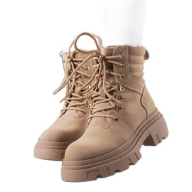 Bézs színű csizma vaskos Lyric talpon