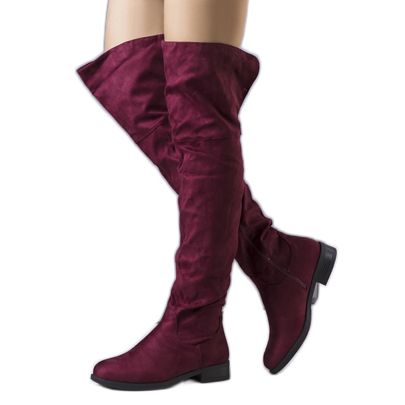 BM Gesztenyebarna meleg muskétások Salciból piros