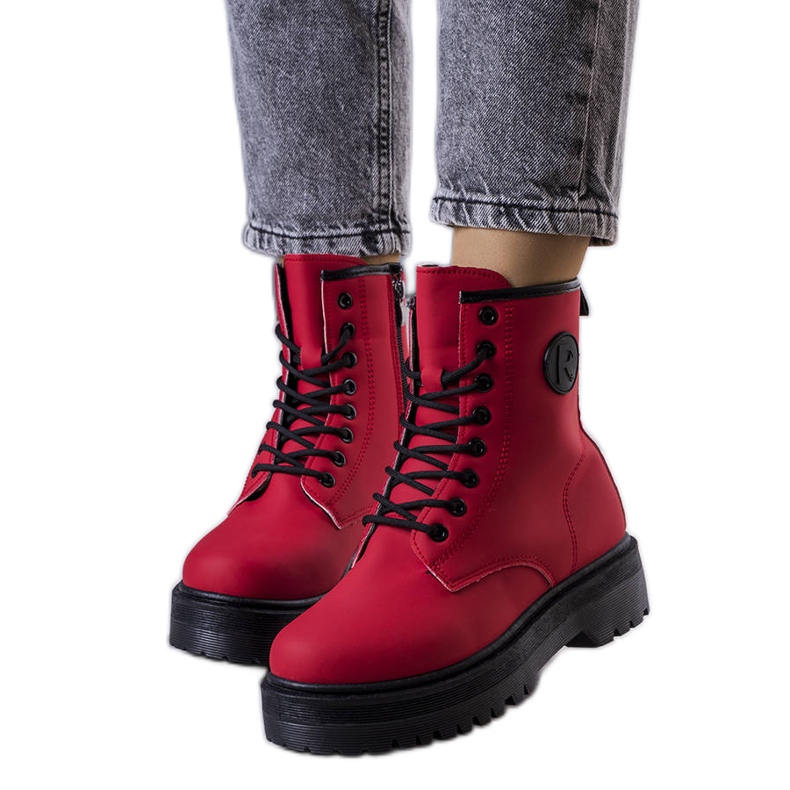 Dirk matt piros túrabakancs