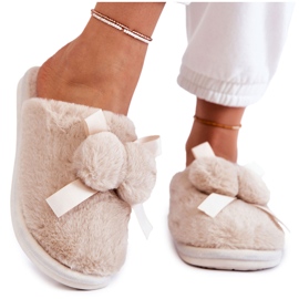 BM Női szőrme papucs pomponokkal Bézs Castello