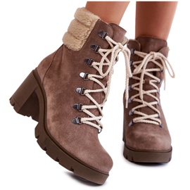 Női velúr fűzős csizma egy sarkú barna fenya Női velúr fűzős csizma egy sarkú barna fenya