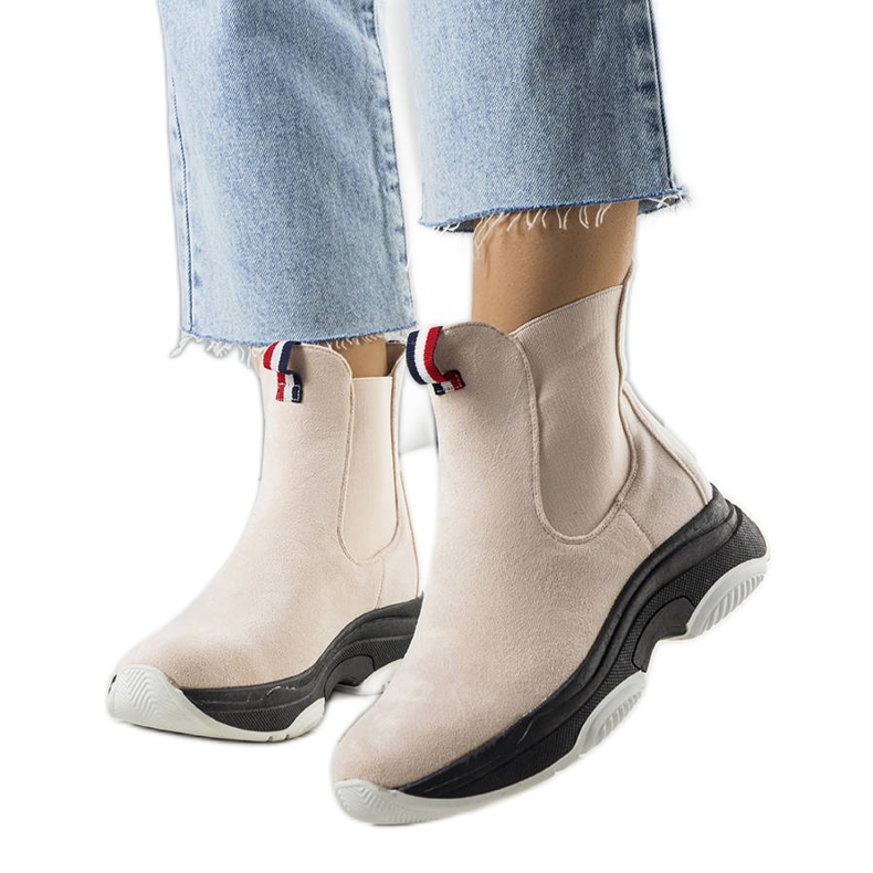 BM Takani bézs színű hőszigetelt csizma