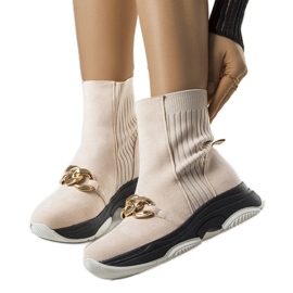 Bézs színű hőszigetelt csizma Ulster lánccal