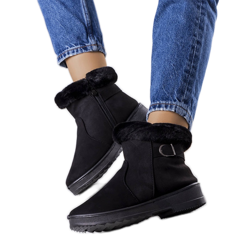 Fekete, hőszigetelt hócsizma Julius szőrmével Fekete, hőszigetelt hócsizma Julius szőrmével