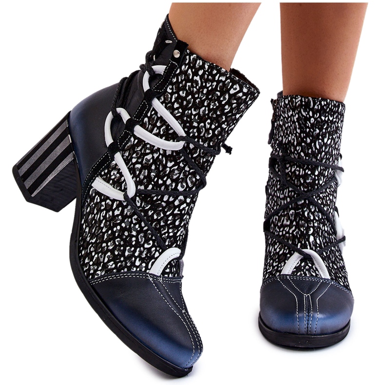 Női bőr magassarkú Maciejka 05605-01 fekete-fehér