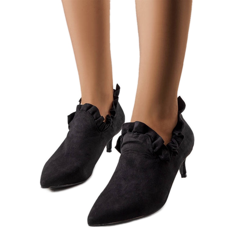 Fekete pumpák Gavri felsőrésszel