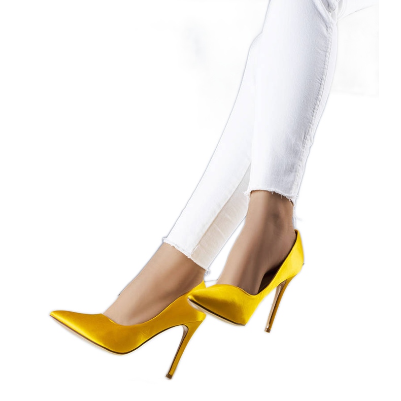 BM Sárga tűk szatén bevonattal a Lochlantól BM Sárga tűk szatén bevonattal a Lochlantól