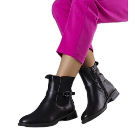 Fekete szigetelt csizma a Marisi márkától