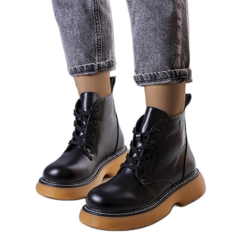 Lutero fekete szigetelt csizma Lutero fekete szigetelt csizma