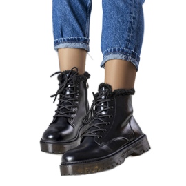 Martoli fekete szigetelt trapperek szőrmével