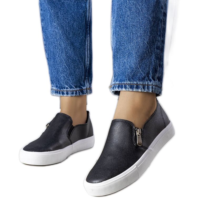 Fekete öko-bőr tornacipő a Denain cégtől