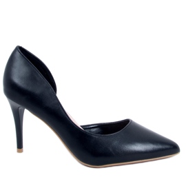 Cecile Fekete kivágott szegecsek Cecile Fekete kivágott szegecsek