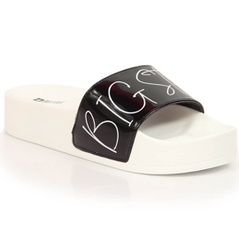 Női fekete lakkozott papucs a Big Star JJ274A276 platformon